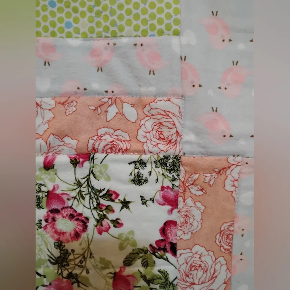 Floral Patchwork Quilt Cream & White with Green Border Baby Blanket 39' X 36'